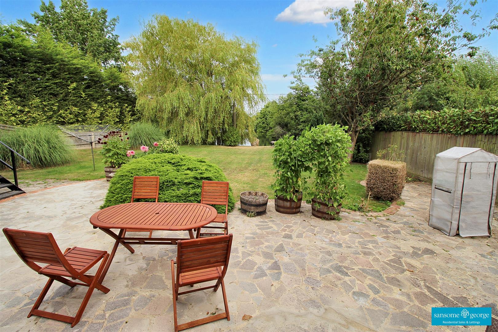 4 bed property in Searles Farm Lane, Burghfield